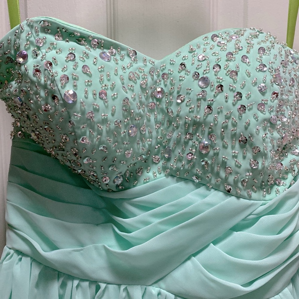 VNaix Strapless Sea-foam Green Formal Occassion Full-length Dress Size 6